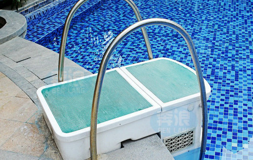 自贡游泳池安装这种壁挂泳池设备，打理泳池更省心